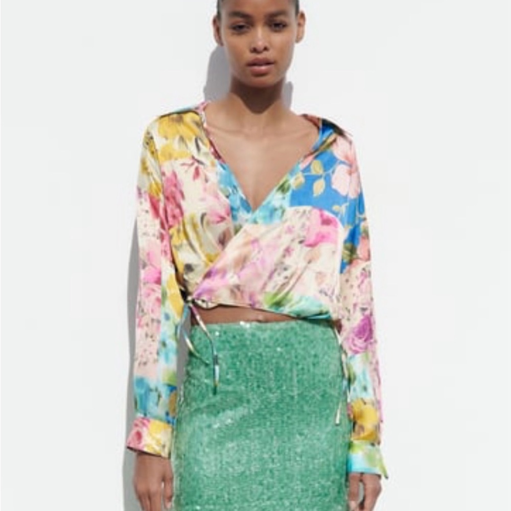 Silk floral blouse, XS, Zara. Never worn, tags still on.